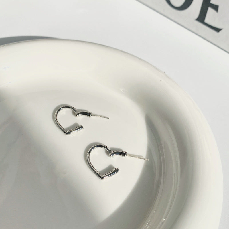 Women's Fashion Simple Hollowed Heart Shape Earrings