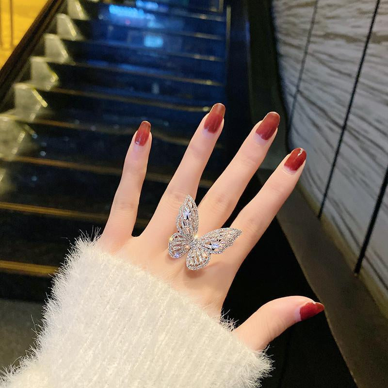 Women's Fashion Dignified Hollow Butterfly Shape Ring