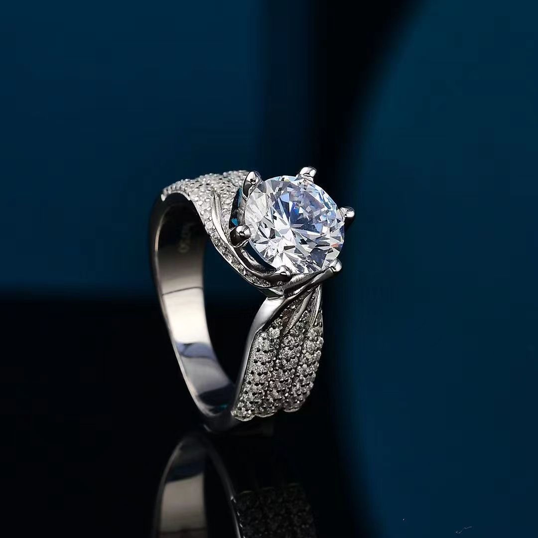 Big Crown 5 Karat Women's Six-claw Elegant Ring
