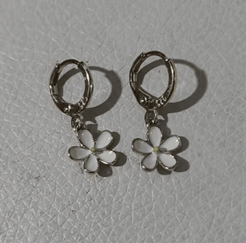 White Painting Oil Little Daisy Flower Earrings Simple