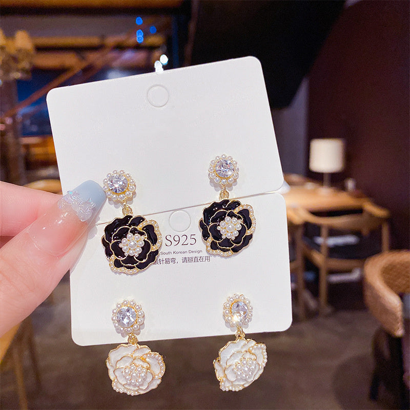 Women's Fashion Temperament Pearl Camellia Earrings
