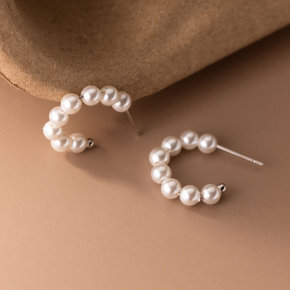 S925 Sterling Silver Temperament Synthetic Pearl C-shaped Earrings